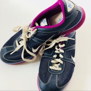 Nike Oceania blue and purple tennis shoes